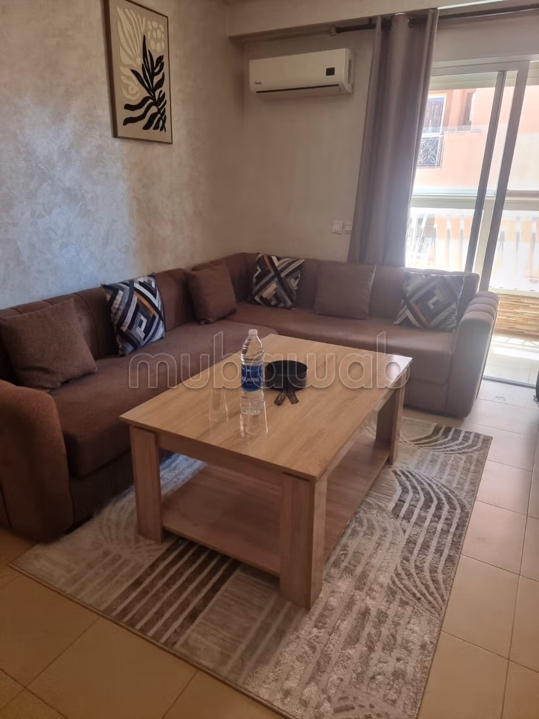 Un appartement meublé avec piscine — vue 3